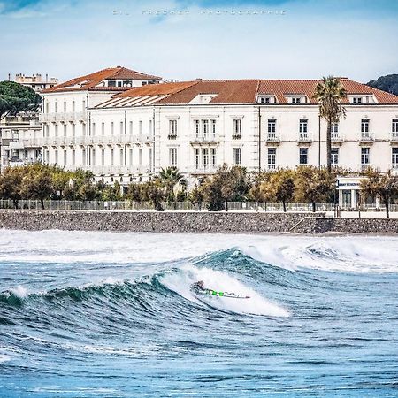 Grand Hotel Des Sablettes Plage, Curio Collection By Hilton La Seyne-sur-Mer Exterior foto