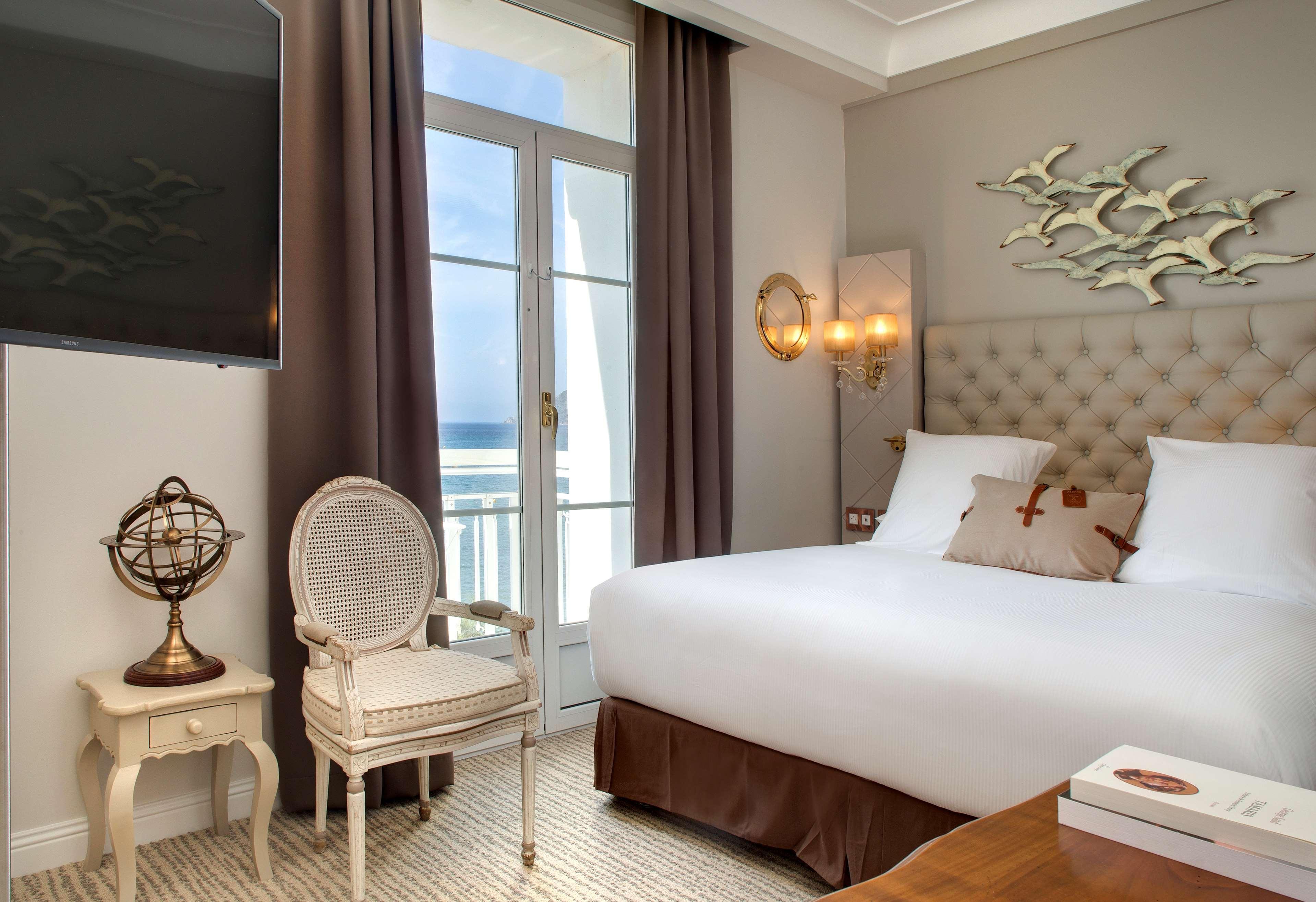 Grand Hotel Des Sablettes Plage, Curio Collection By Hilton La Seyne-sur-Mer Exterior foto