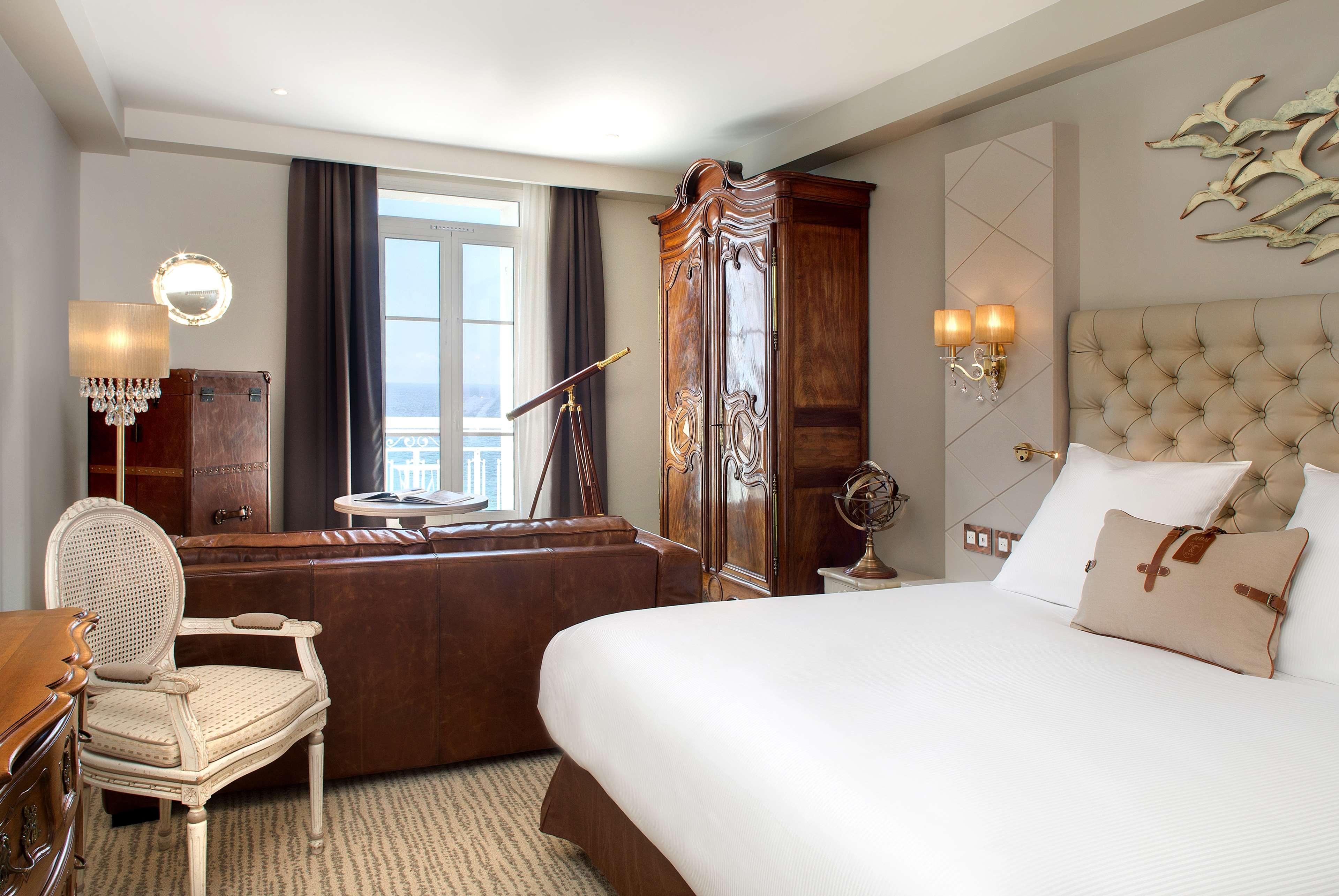 Grand Hotel Des Sablettes Plage, Curio Collection By Hilton La Seyne-sur-Mer Exterior foto
