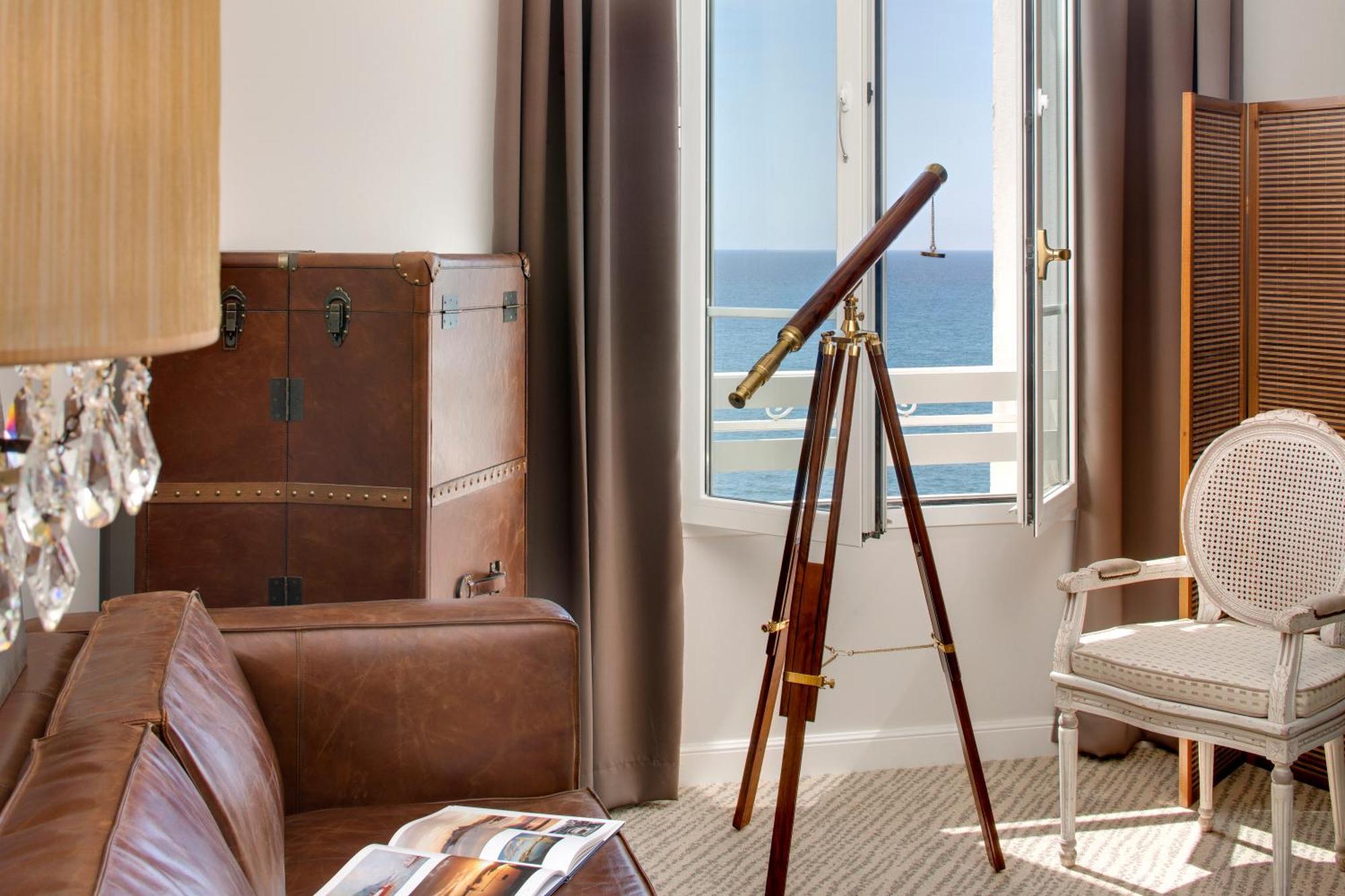Grand Hotel Des Sablettes Plage, Curio Collection By Hilton La Seyne-sur-Mer Exterior foto