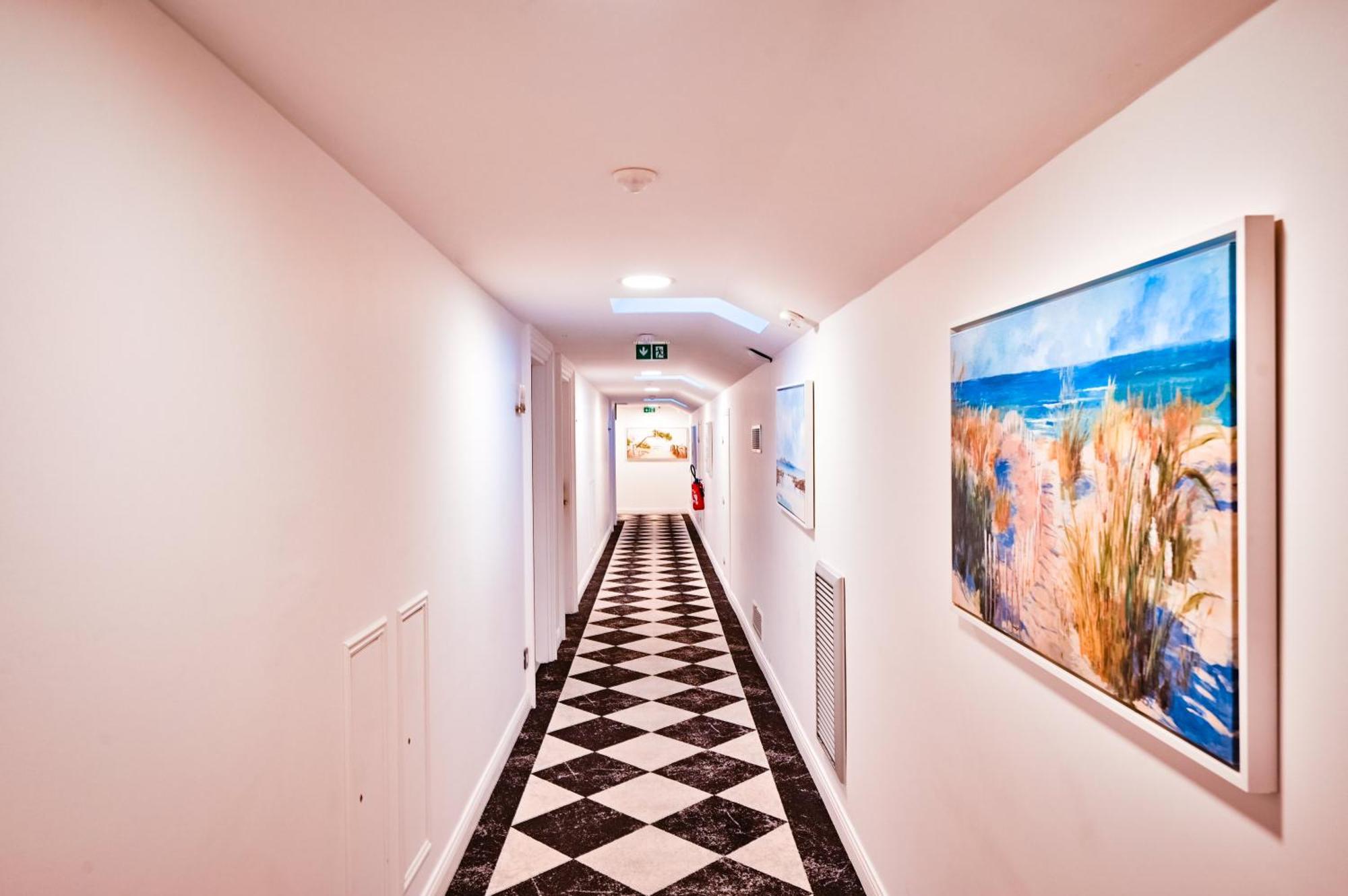 Grand Hotel Des Sablettes Plage, Curio Collection By Hilton La Seyne-sur-Mer Exterior foto