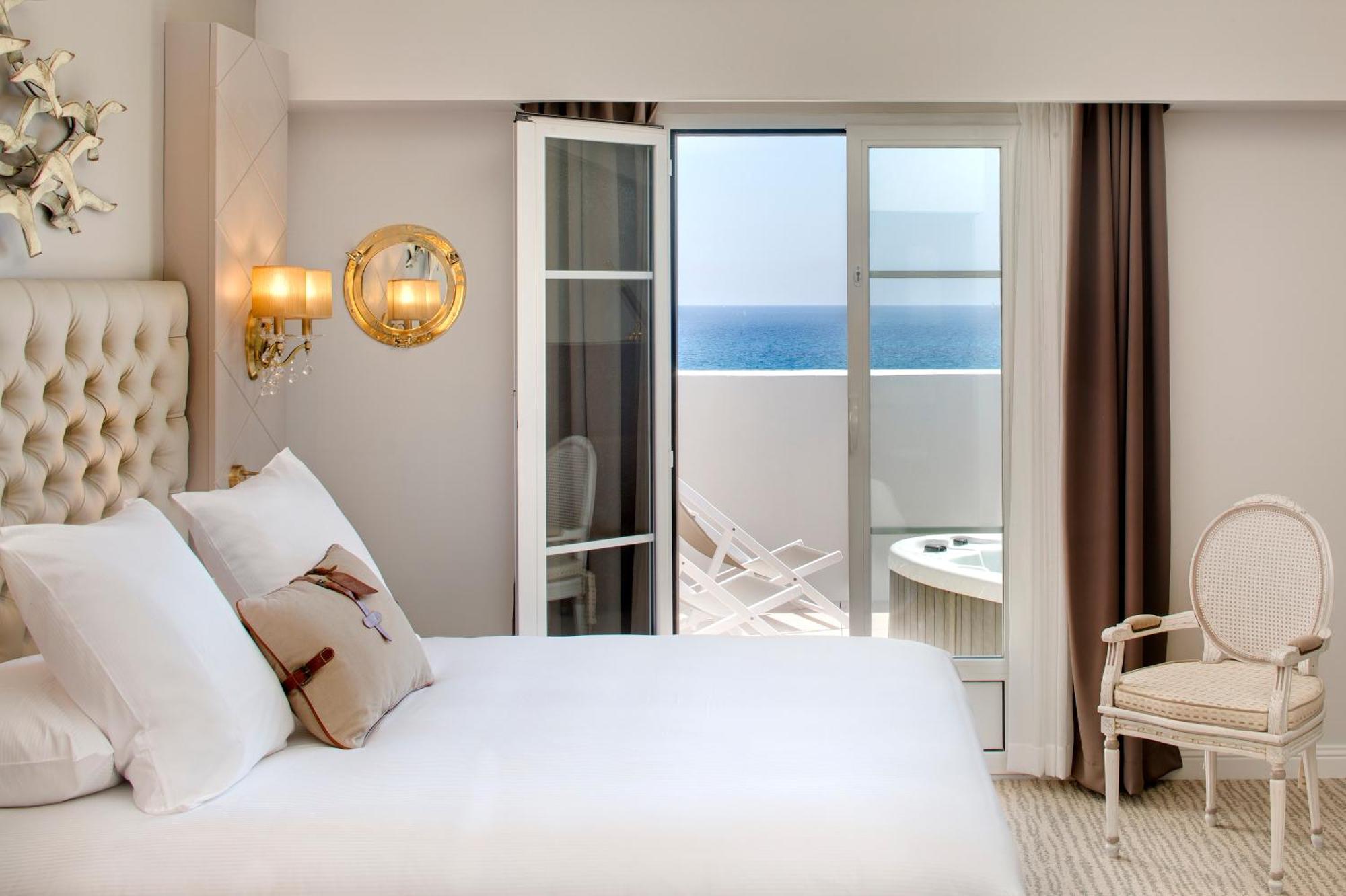 Grand Hotel Des Sablettes Plage, Curio Collection By Hilton La Seyne-sur-Mer Exterior foto